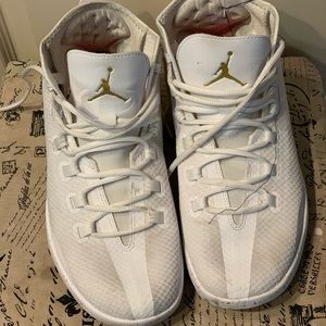 Men’s White Jordan Trainer (Sz 12)